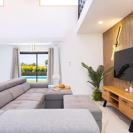 Sunset Villa *